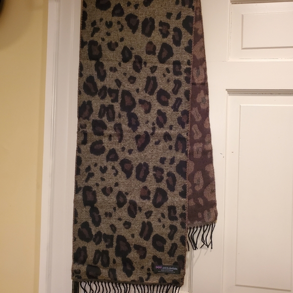 Scotland Cashmere Scarf (NWOT) - Picture 2 of 4